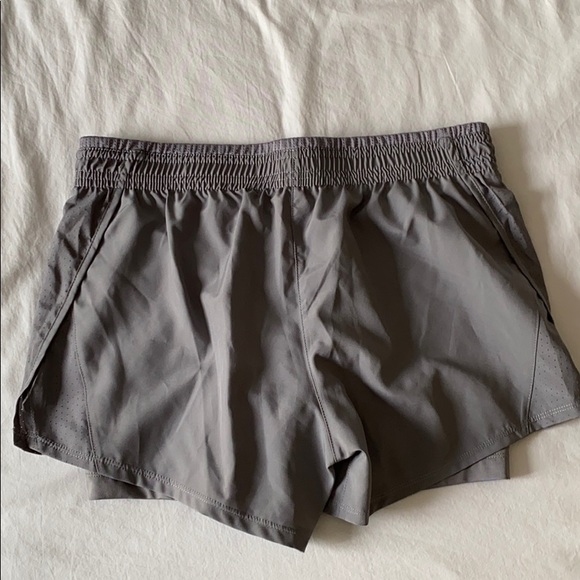 Brand new, never worn Nike shorts, size small. - Picture 2 of 5